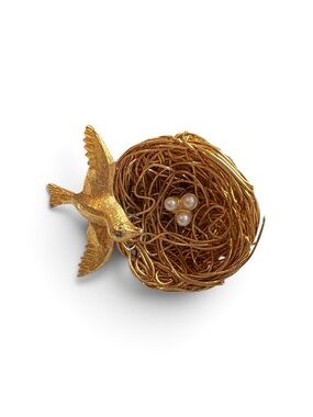 Vintage JEANNE Gold Bird Nest Brooch Faux Pearl Eggs Wire Nest